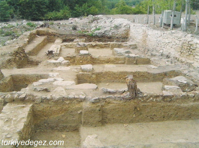 Kanlıgeçit Höyüğü