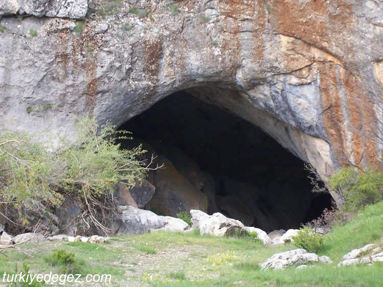 Balatini Mağarası