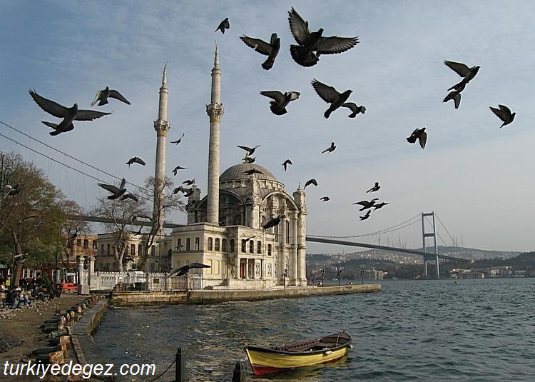 Ortaköy Camii