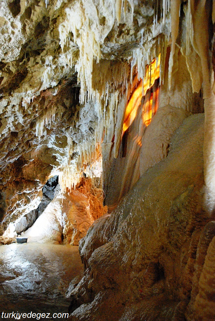 Zeytintaş Mağarası