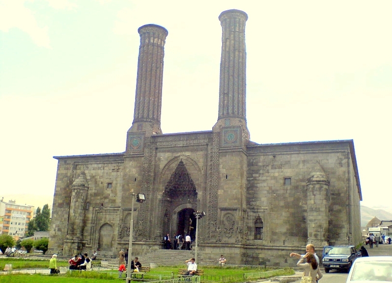 Çifte Minareli Medrese