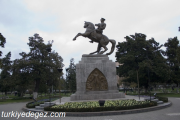 Atatürk anıtı