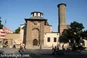 İPLİKÇİ CAMİ VE MEDRESESİ 