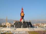 İstiklal Madalyası Heykeli