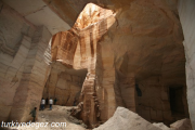 Tarihi Bazda Mağarası 