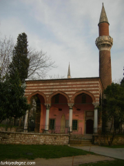 Burmalı Minare Camii